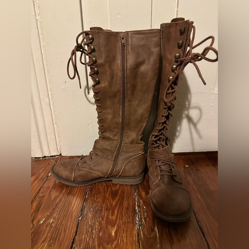Lace up leather boots